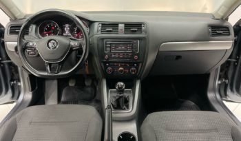 
									Volkswagen Vento Advance Summer 2015 con 108000Km lleno								